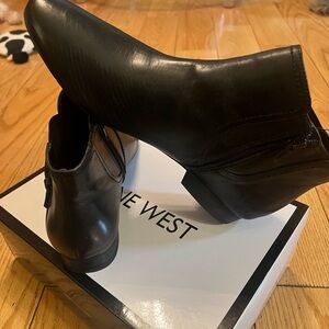 Nine West Black Ankle Booties size 10